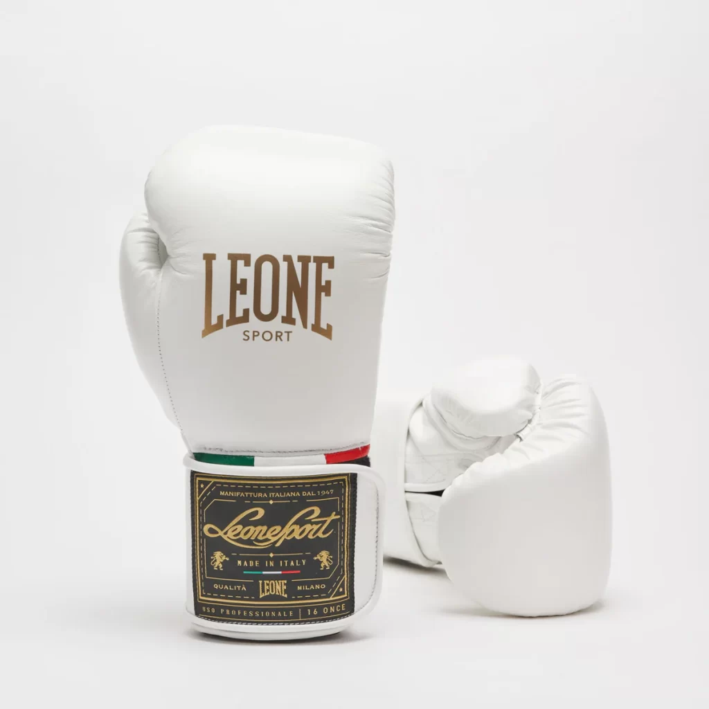 guanti da boxe bianchi marca Leone 1947